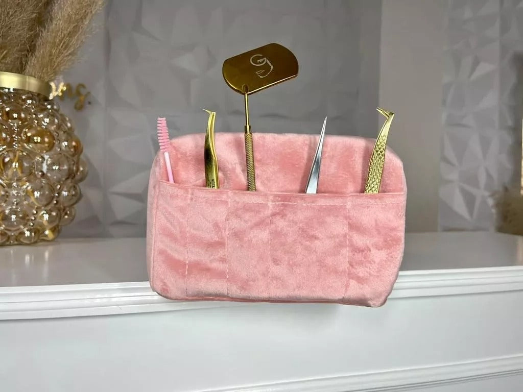 Organizador + almohada + lámpara clip