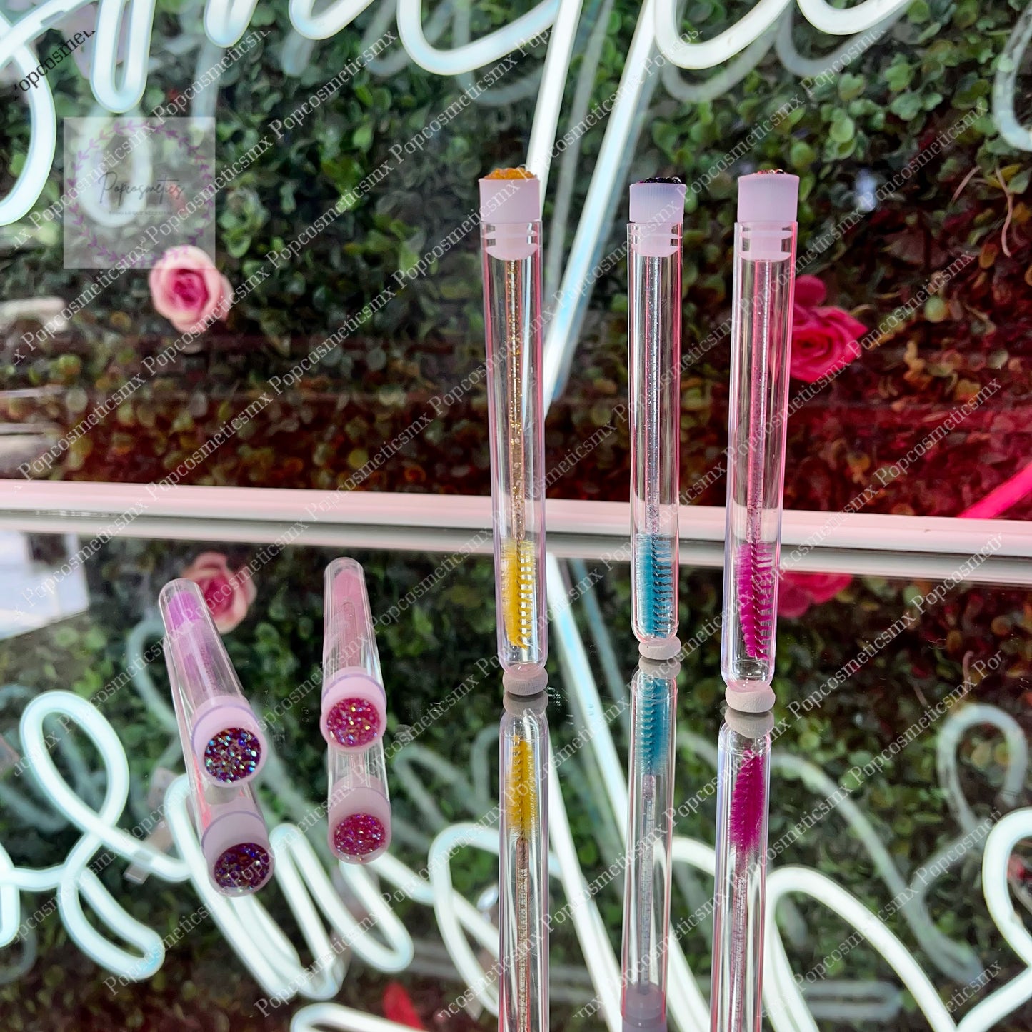 Paquete de cepillos con cápsula